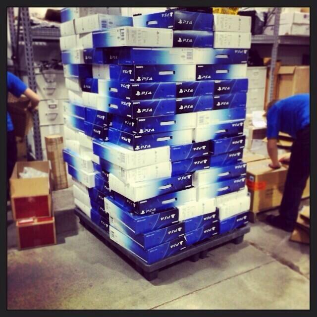 Международный запуск PlayStation 4 состоится уже в этом месяце и торговые сети по всему миру встречают приставки на ... - Изображение 1 Международный запуск PlayStation 4 состоится уже в этом месяце и торговые сети по всему миру встречают приставки на ... - Изображение 1