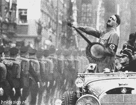 Почему люди считают Адольфа Гитлера безумцем? С виду всё ясно - он развязал войну, убивал евреев, геноцидил и развле .... - Изображение 1 Почему люди считают Адольфа Гитлера безумцем? С виду всё ясно - он развязал войну, убивал евреев, геноцидил и развле .... - Изображение 1