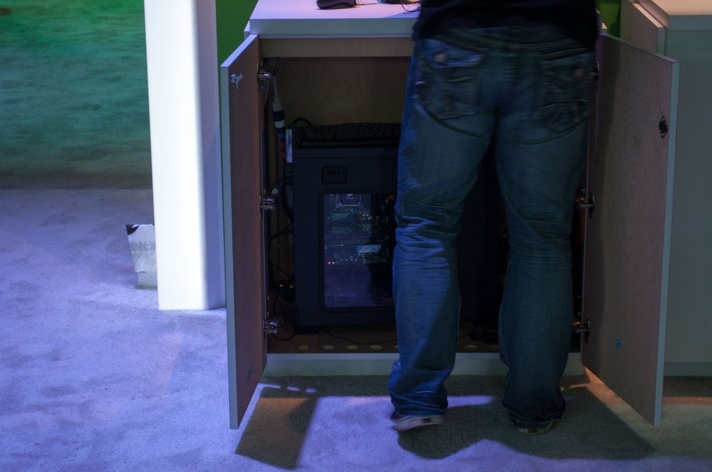 Демо-стенды с играми Xbox One были запущены на ... РС! "Только что играл в игру для Xbox One с помощью геймпада Xbo ... - Изображение 2 Демо-стенды с играми Xbox One были запущены на ... РС! "Только что играл в игру для Xbox One с помощью геймпада Xbo ... - Изображение 2