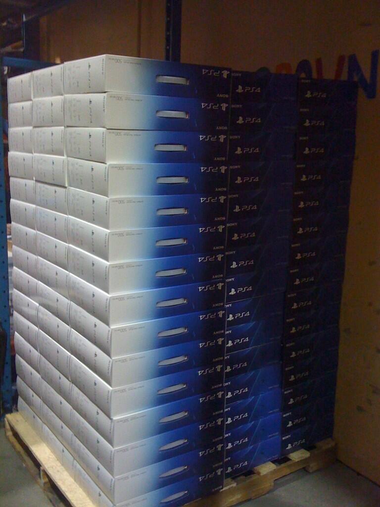 Международный запуск PlayStation 4 состоится уже в этом месяце и торговые сети по всему миру встречают приставки на ... - Изображение 2 Международный запуск PlayStation 4 состоится уже в этом месяце и торговые сети по всему миру встречают приставки на ... - Изображение 2