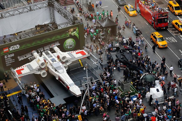 Самую большую модель LEGO – истребитель X-Wing из «Звездных войн», состоящий из 5 млн 300 тыс. частей – выставили на ... - Изображение 1 Самую большую модель LEGO – истребитель X-Wing из «Звездных войн», состоящий из 5 млн 300 тыс. частей – выставили на ... - Изображение 1