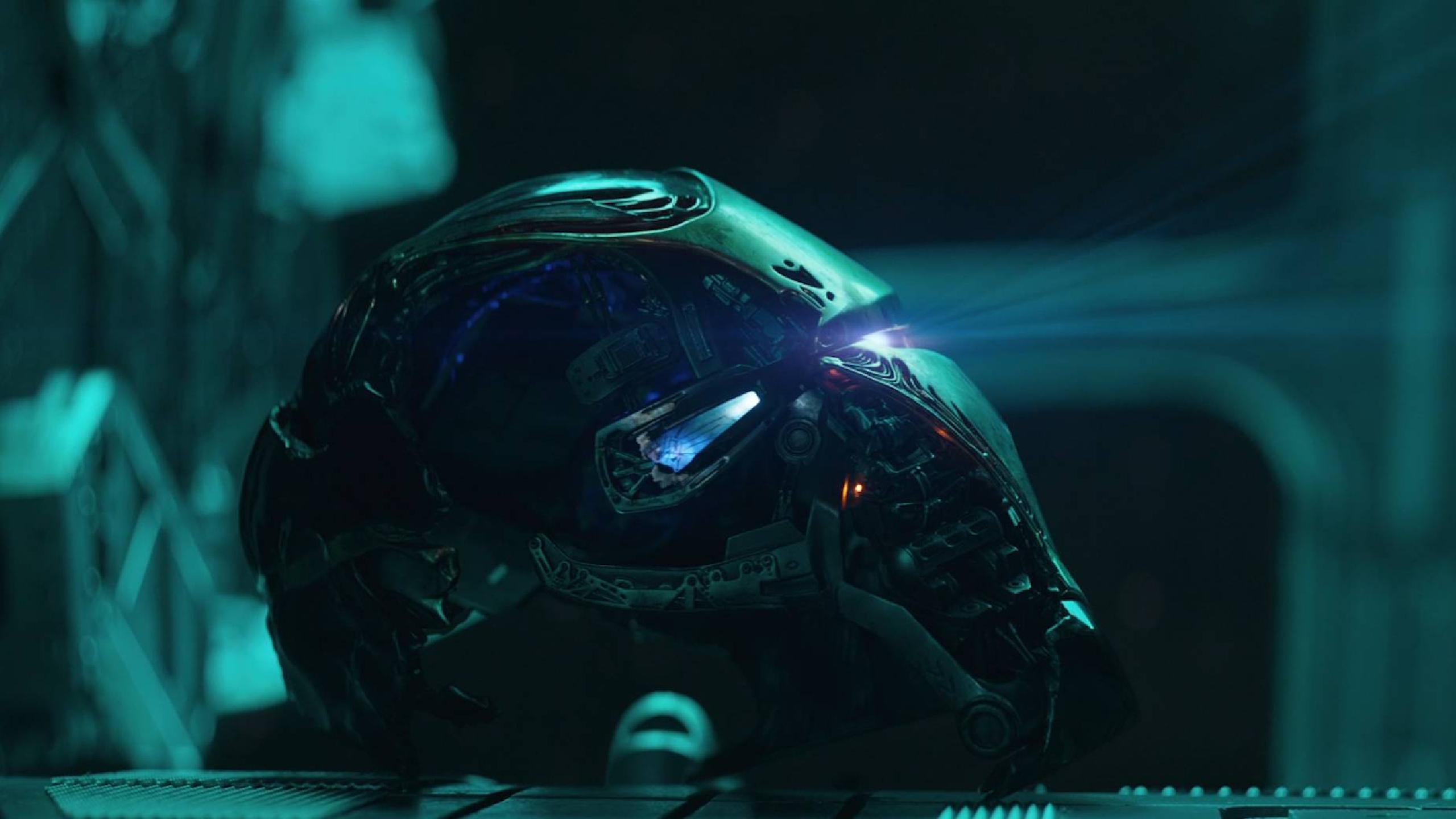 Без малого целый год я с нетерпением ждал «Мстителей: Финал». Фильм должен был стать не только духовным наследником «Войны Бесконечности», но и поставить точку в истории большинства супергероев. На днях я наконец-то добрался до кинокомикса... и остался им чертовски разочарован. В этом материале я постараюсь объяснить, что же Marvel сделала не так. Спойлер: много всего.