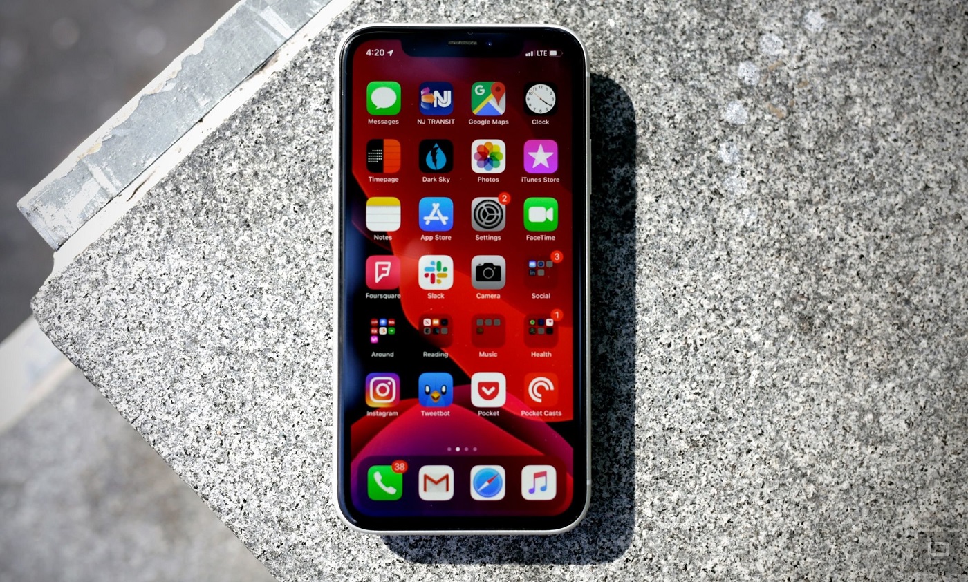 Вместе с началом мировых продаж флагманов iPhone 11, компания Apple выпустила финальные версии операционных систем iOS 13 и WatchOS 6. Рассказываем, что в них нового и как установить.