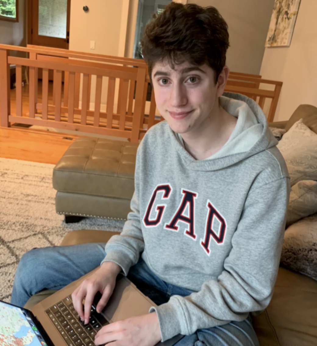 10 главных новостей недели в мире технологий: геймпад для PS5, возрожденный ICQ и Huawei Card - фото 2