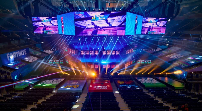На чемпионате мира по Fortnite публика освистала читера  - фото 1