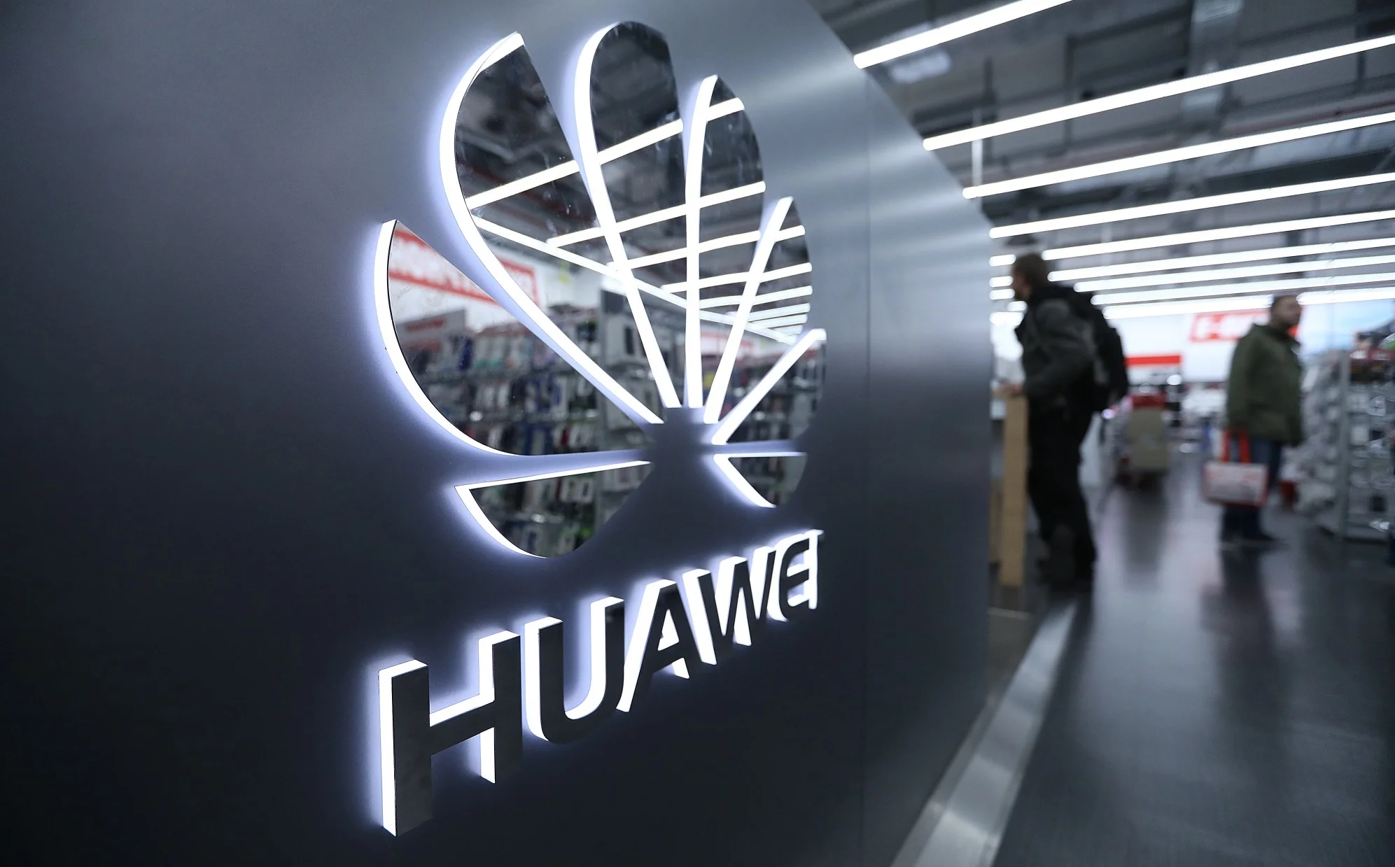 Это подстава: ARM тоже прекращает работу с Huawei. Китайцы могут остаться без своих же процессоров - фото 1