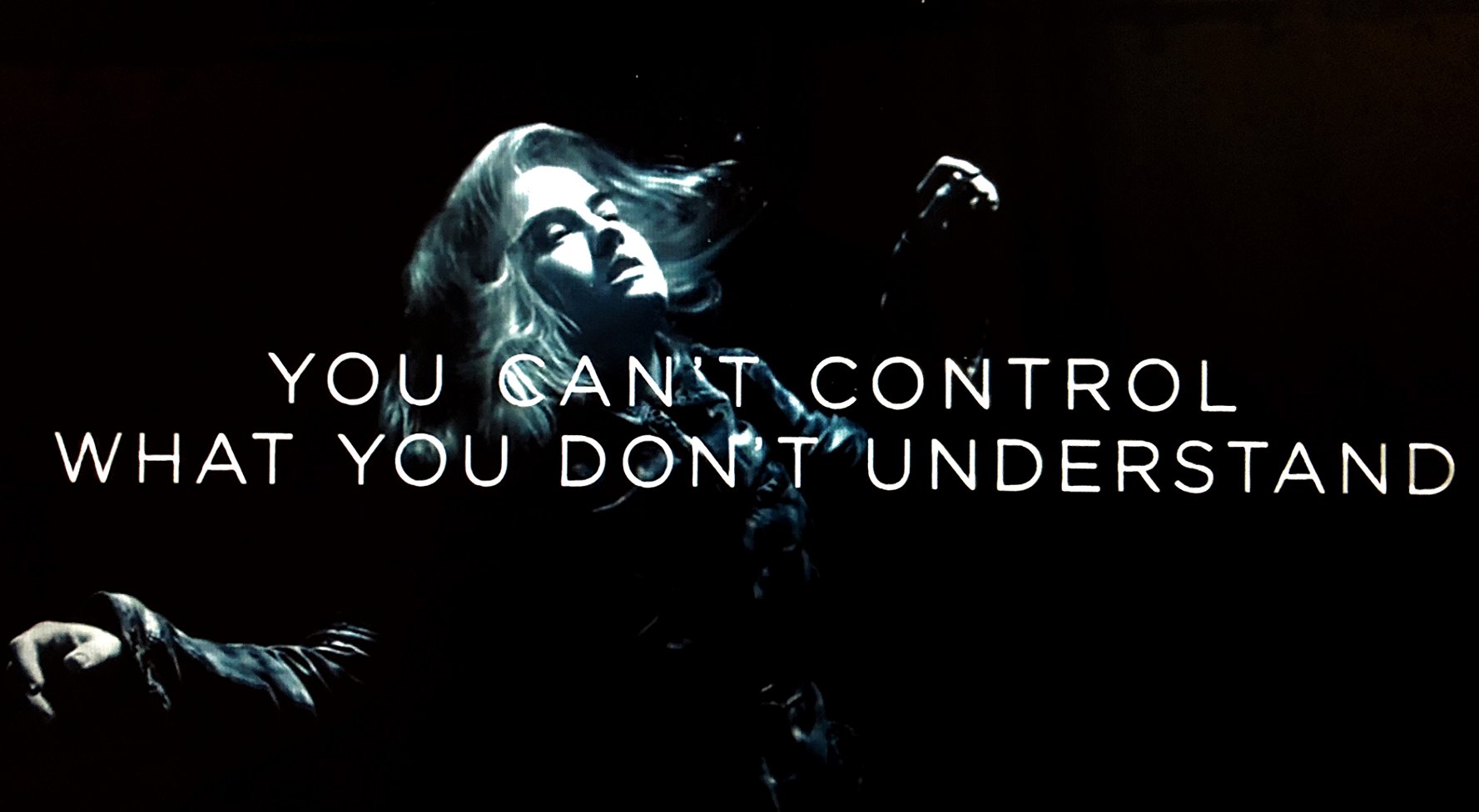 Вышедший в 2008 году фильм «Телепорт», основанный на одноименном романе Стивена Чарльза Гулда, не блистал достоинствами. Идея богатая — обычный молодой человек учится телепортироваться, — но все испортили сумбурный сюжет, никакие герои и вялые спецэффекты. Но концепция настолько интригующая, что спустя почти десять лет фильм получил продолжение в лице сериала «Импульс». На смену экшену пришла подростковая драма, но намного лучше не стало. Весь сериал доступен на YouTube, причем первые три серии абсолютно бесплатны.