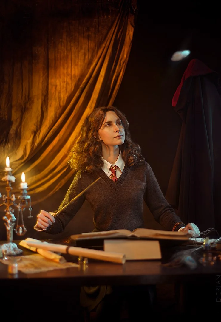 Косплей дня: старательная волшебница Гермиона Грейнджер из серии фильмов о Гарри Поттере - фото 2
