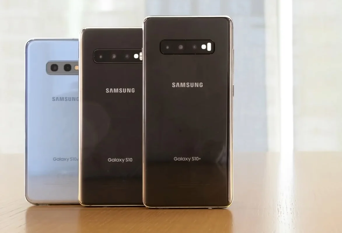 Бетон + высота = прощай, смартфон. Флагманы Samsung Galaxy S10 не прошли дроп-тесты - фото 1