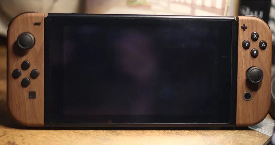 Художница превратила Nintendo Switch в произведение искусства - изображение 3 Художница превратила Nintendo Switch в произведение искусства - фото 3