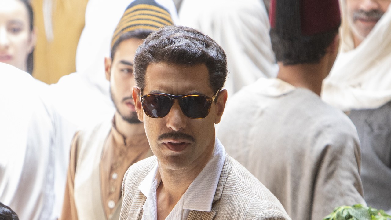 На стриминговом сервисе Netflix идет французско-израильский мини-сериал «Шпион» (The Spy) с Сашей Бароном Коэном в главной роли. Проект примечателен тем, что это первая драматическая роль в плеяде комических работ Коэна («Борат», «Бруно» и так далее). Предлагаем вспомнить еще несколько актеров преимущественно комедийного жанра, которые предстали на экранах в не совсем привычных для себя образах, сыграв в драматических сериалах.