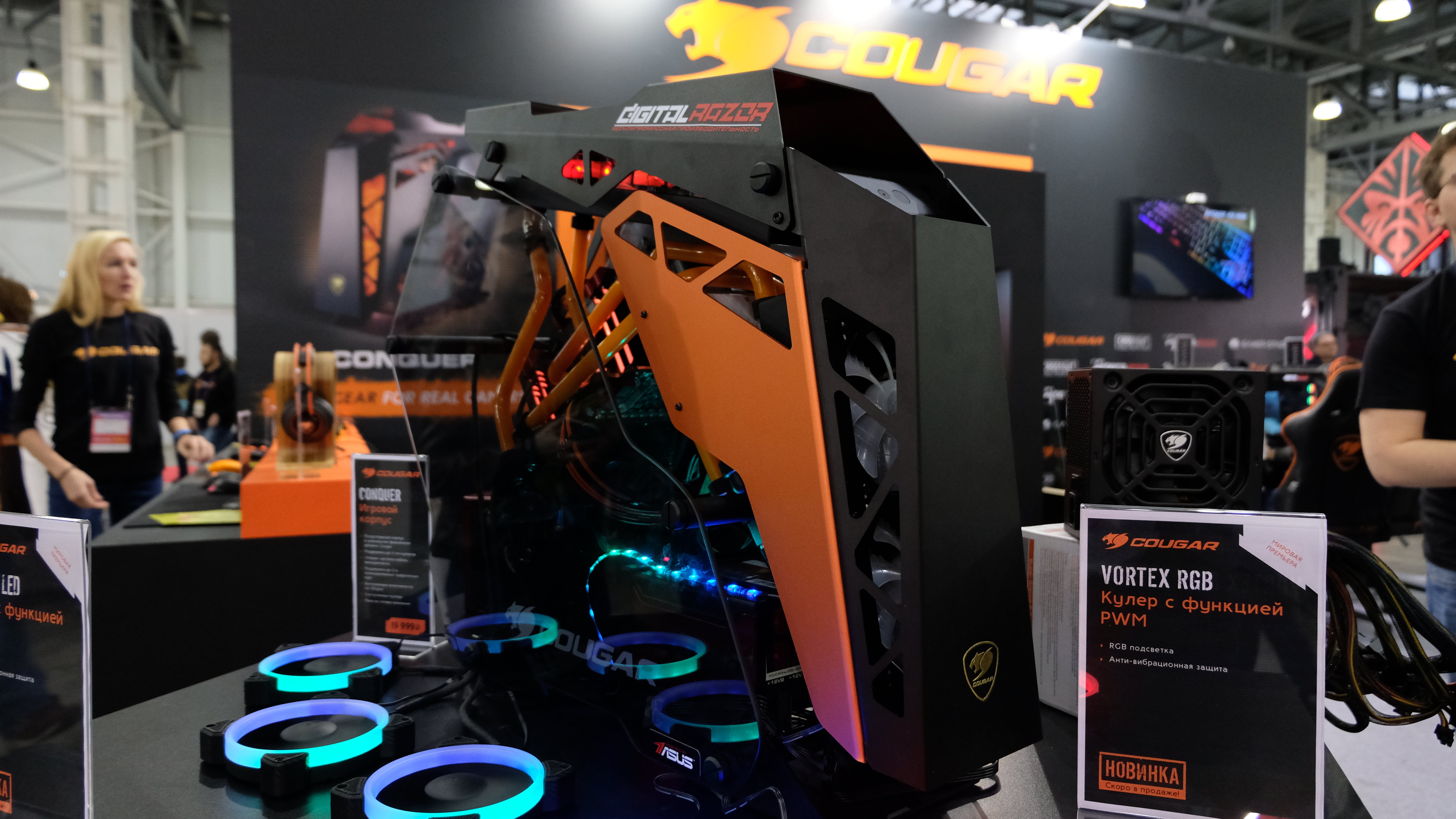 На «Игромир» привезли множество крутых геймерских железок, и наши редакторы с удовольствием погрузились в мир игровой периферии, мегагерцев и светодиодных RGB подсветок, чтобы найти лучшие новинки.