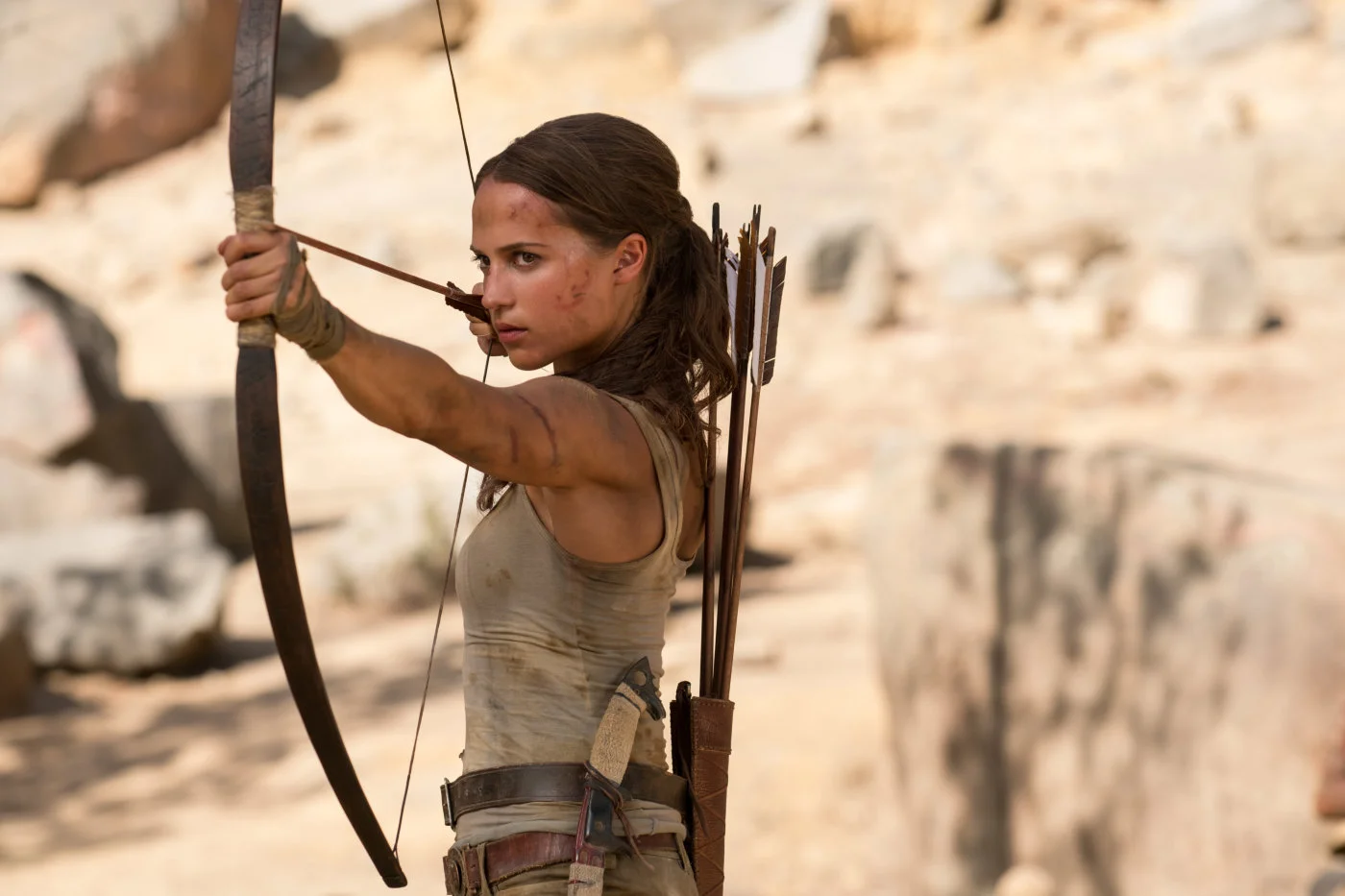 15 марта на наши экраны вышел «Tomb Raider: Лара Крофт», очередная попытка сделать достойную экранизацию видеоигры. Это ребут киновоплощения Лары. Если два фильма с Джоли относились к старой серии игр, то новая Крофт, созданная Алисией Викандер, — экранизация перезагруженной в 2013 году игровой серии.
