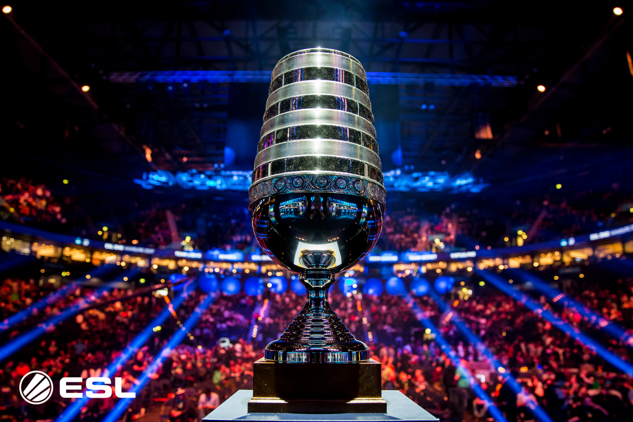 Еще один Mercedes-Benz в гараж Virtus.pro. СНГ-коллектив взял третий мейджор от ESL - фото 1