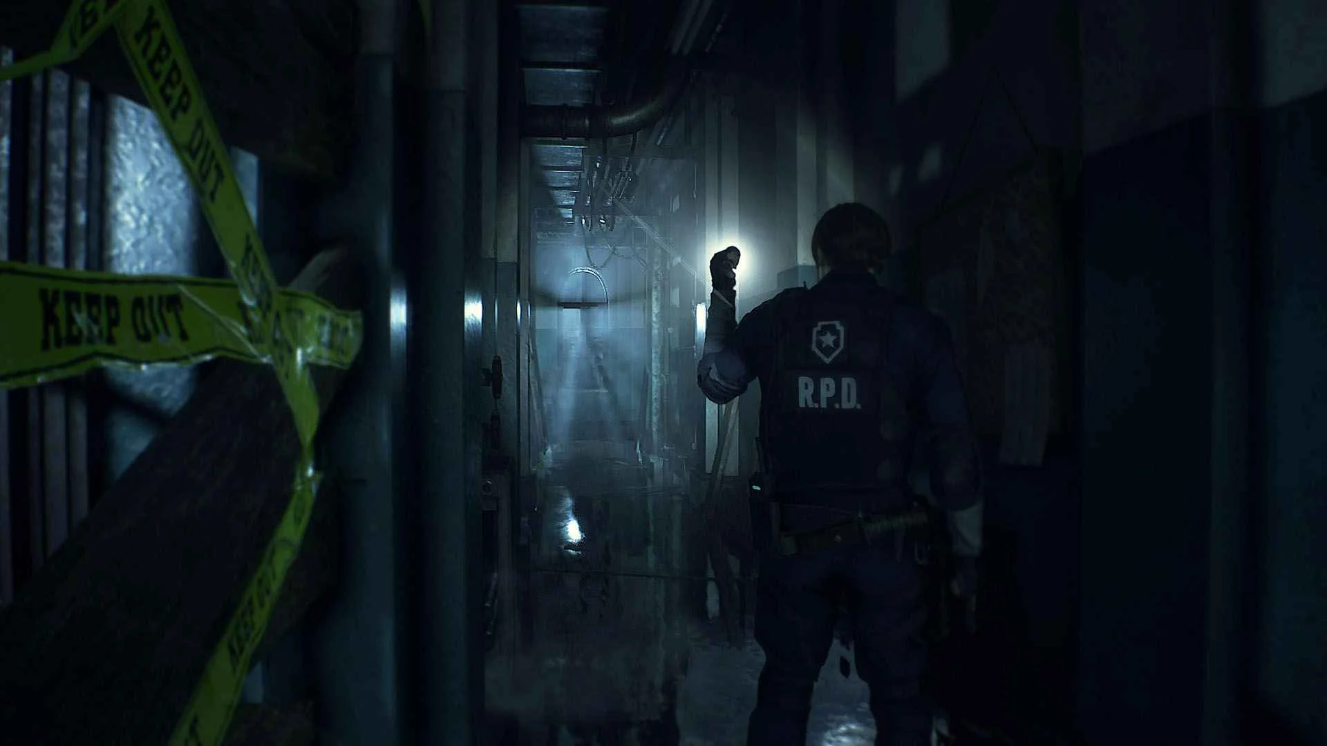 Resident Evil 2 — игра несложная в плане головоломок, но масса ограничений, продиктованных уклоном геймплея в сторону классики, сделают ряд советов нелишними. С игрой вы, без сомнения, справитесь сами — мы лишь расскажем о тех вещах, которые помогут сделать прохождение чуть более комфортным.