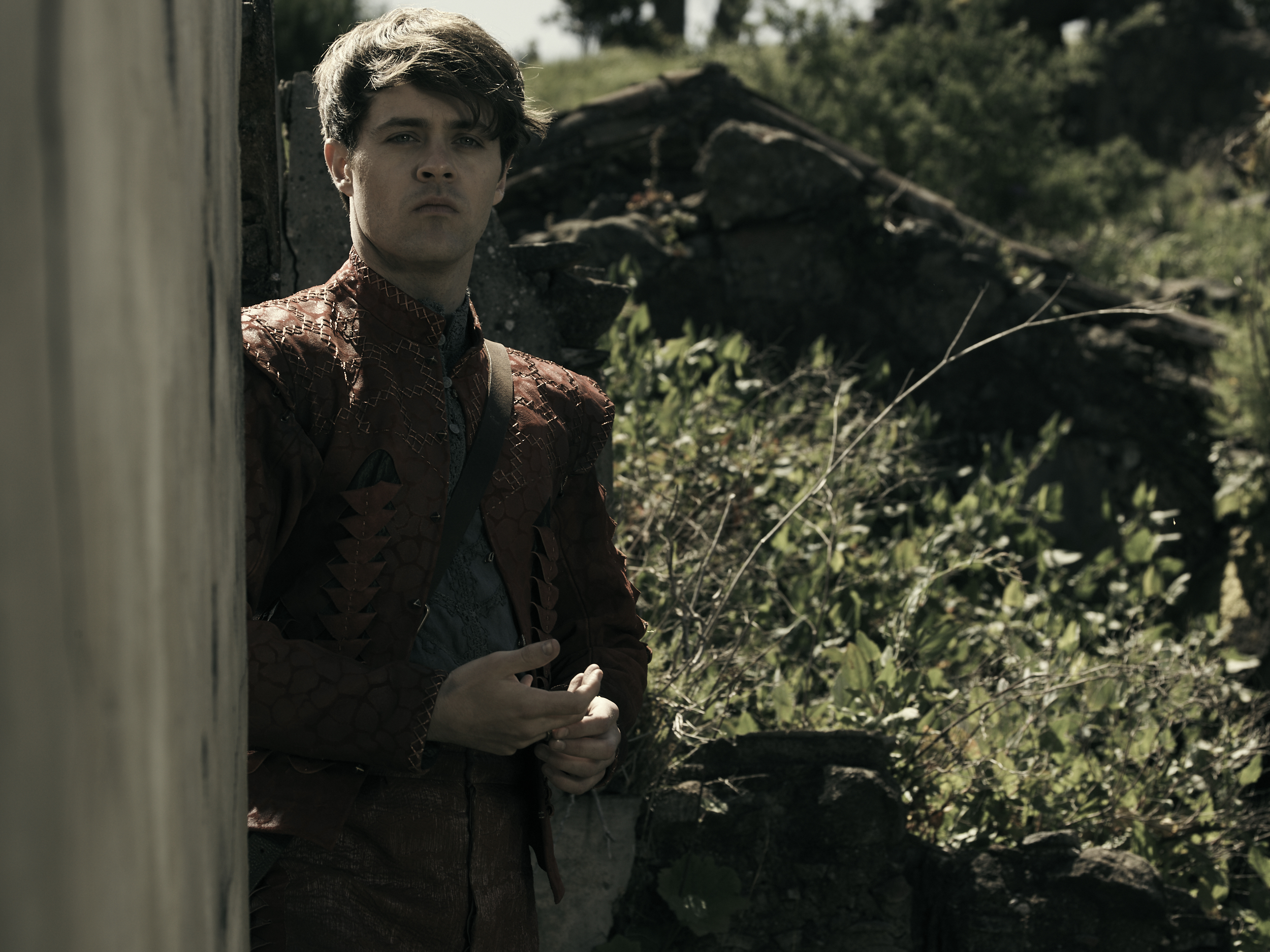 Создатели «Ведьмака» от Netflix показали идеальную фотосессию Лютика - изображение 11 Создатели «Ведьмака» от Netflix показали идеальную фотосессию Лютика - фото 11