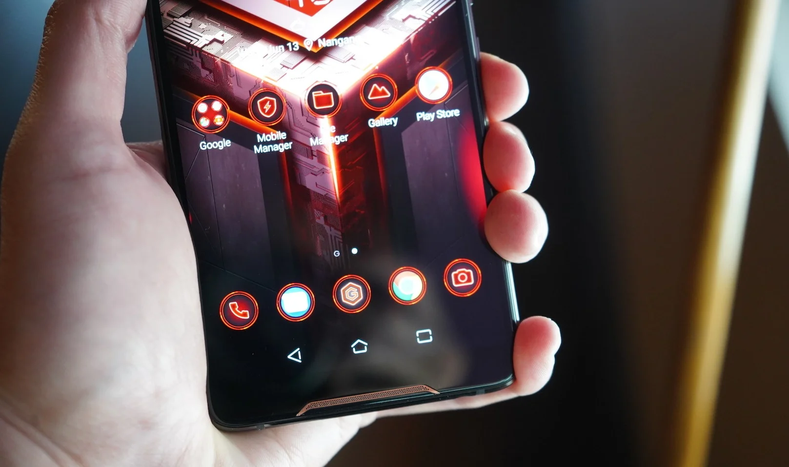 Раскрыта точная дата анонса и цена игрового смартфона Asus ROG Phone 2 - фото 1