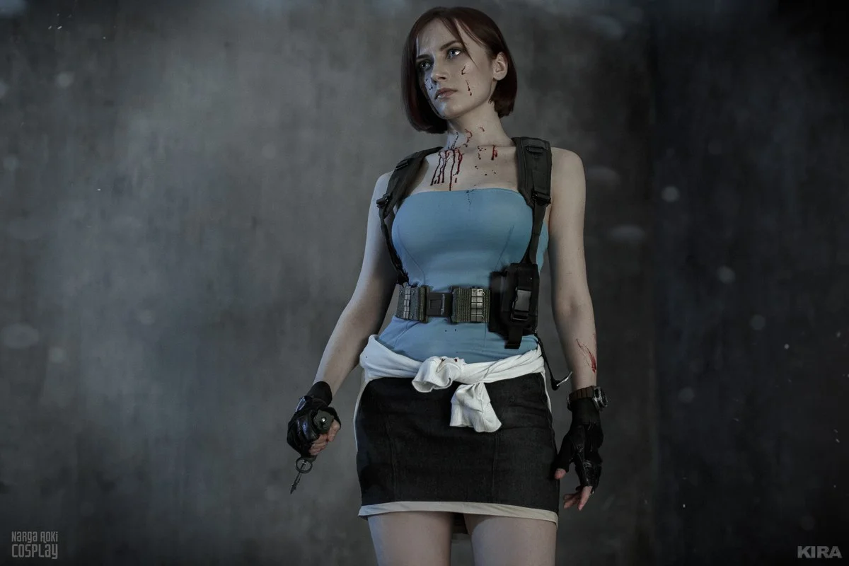 Косплей дня: Джилл Валентайн из Resident Evil 3: Nemesis﻿ сражается с зомби - фото 24