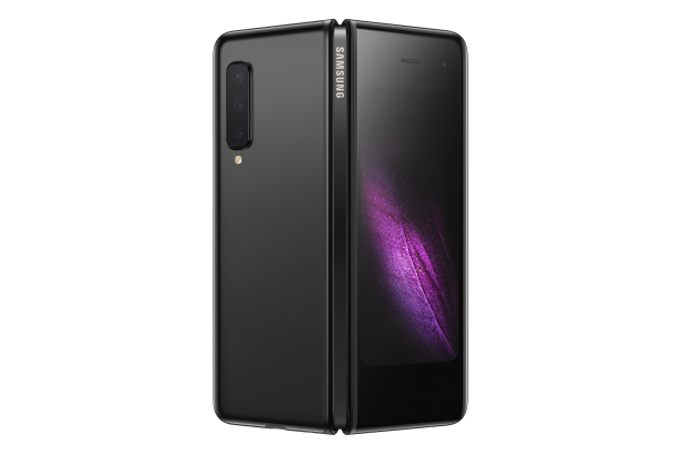 Складной флагман Samsung Galaxy Fold приехал в Россию. Заявленная цена — 160 000 рублей - фото 2