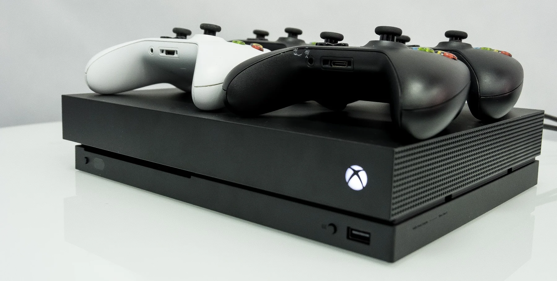 Обзор Xbox One X: Microsoft сделала очень крутую консоль. Надо брать? [+Видео] - фото 9