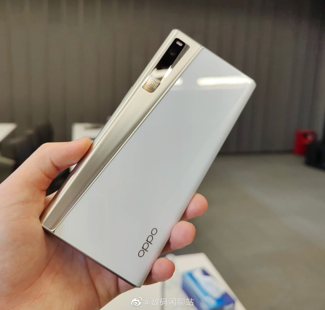 Oppo представила X 2021 — смартфон из будущего с растягивающимся экраном |  Канобу