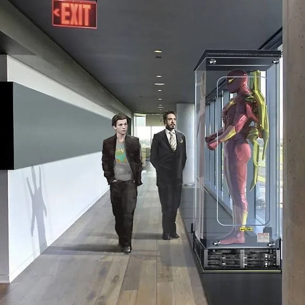 На концепте «Возвращения домой» у Питера Паркера был классический костюм Железного Человека-паука - фото 2
