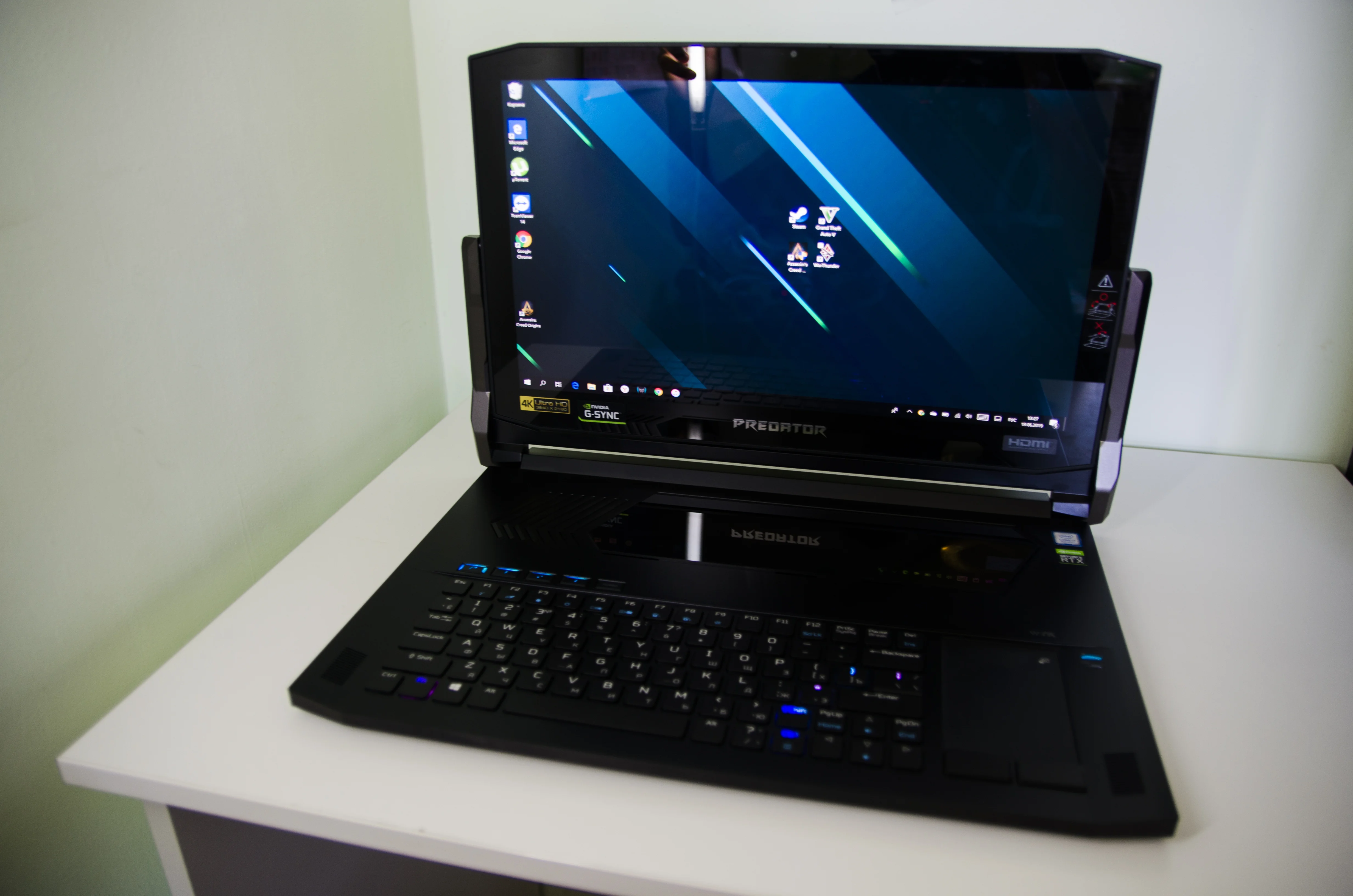 Ноутбук-трансформер за 369 000 Р: Acer Predator Triton 900 - фото 4