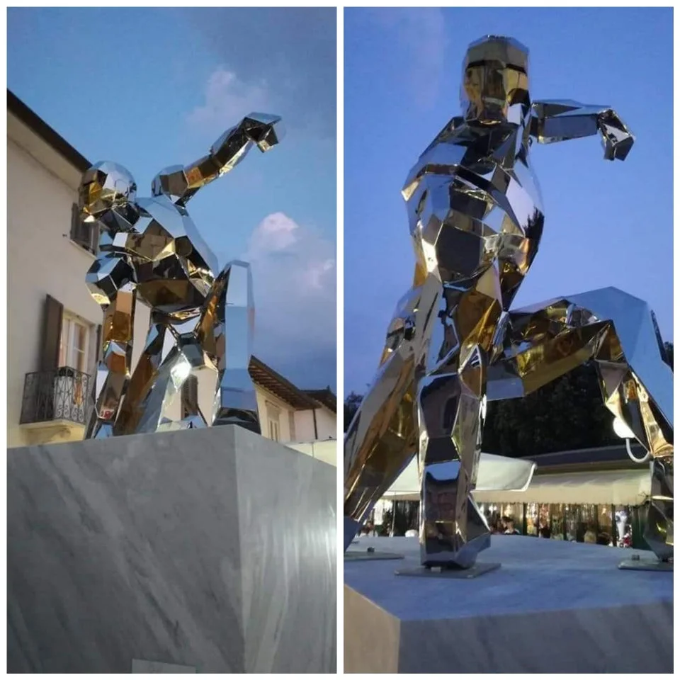 В Италии появился первый памятник Железному Человеку - фото 1