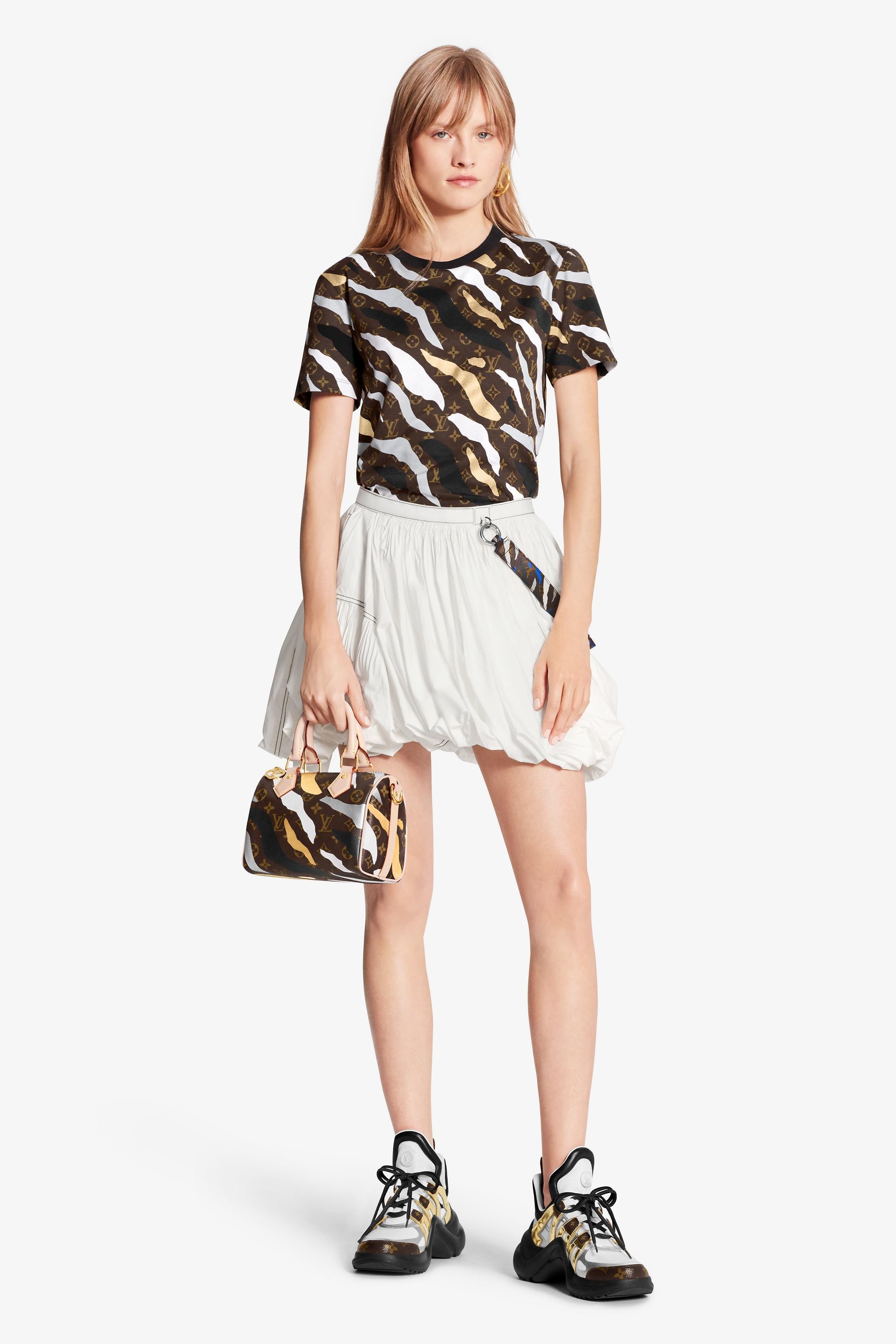 Самой дешевой вещью в киберспортивной коллекции от Louis Vuitton являлась повязка для волос за 10 000 рублей. 