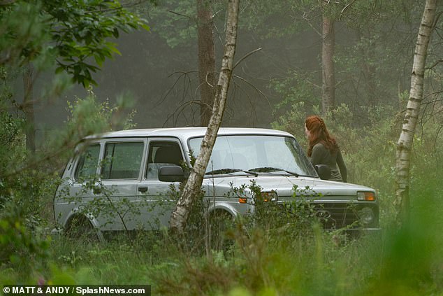 Новые кадры «Черной Вдовы» греют русскую душу — там березки и автомобиль «Нива» - фото 3