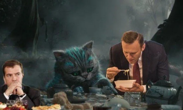 Навальный не устоял перед божественным «Дошираком» и стал мемом - фото 6