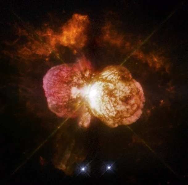 Двойная звезда Eta Carinae.