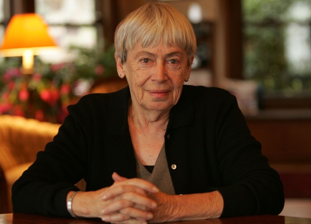 Умерла известная американская писательница Урсула Ле Гуин - изображение 1 Умерла известная американская писательница Урсула Ле Гуин - фото 1