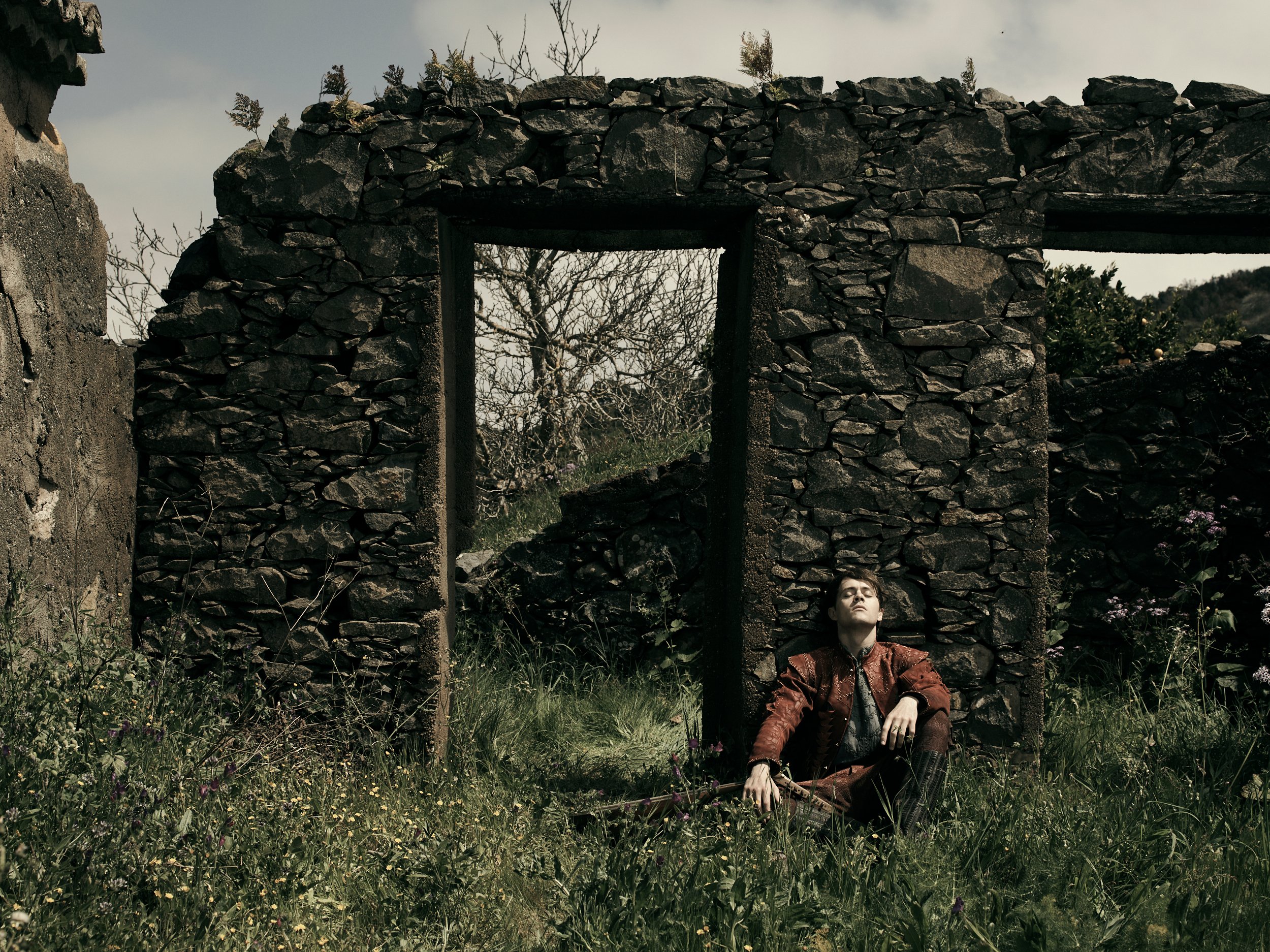 Создатели «Ведьмака» от Netflix показали идеальную фотосессию Лютика - изображение 3 Создатели «Ведьмака» от Netflix показали идеальную фотосессию Лютика - фото 3