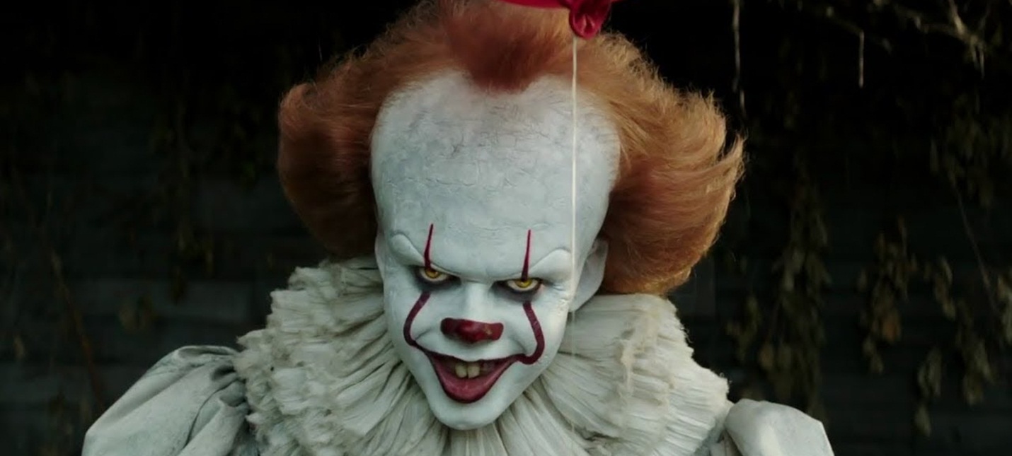 4 сентября в российский прокат выходит вторая часть экранизации романа Стивена Кинга «Оно» (It: Chapter 2). В ней повзрослевший «Клуб неудачников» снова столкнется с жутким клоуном Пеннивайзом. Кинообозреватель Денис Юрьев, которому принципиально не понравилась первая часть, объясняет, почему сиквел нельзя упустить.