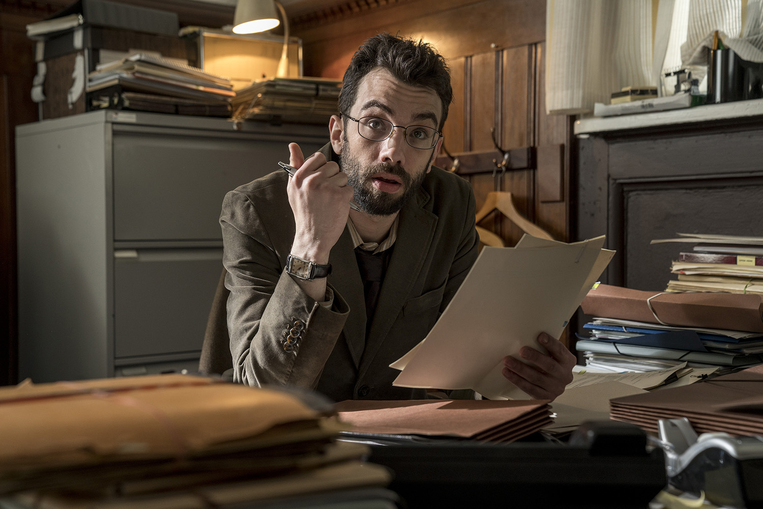 На днях мы с друзьями из онлайн-школы английского языка Skyeng обсуждали, на что бы сходить в кино в декабре. Изучая график премьер, напали на вечную тему для обсуждения — превратности российской локализации. В декабре выходят ленты с такими великолепными названиями, как: «Реальная любовь в Нью-Йорке» — так у нас перевели The Kindness of Strangers — и «Рожденный после смерти», который в оригинале называется Strange But True.