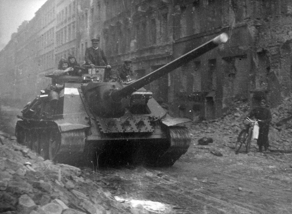 Танки и самоходные установки из World of Tanks, принимавшие участие в битве за Берлин - фото 8