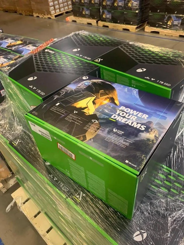 Появились видео распаковки и фото коробки Xbox Series X - фото 2
