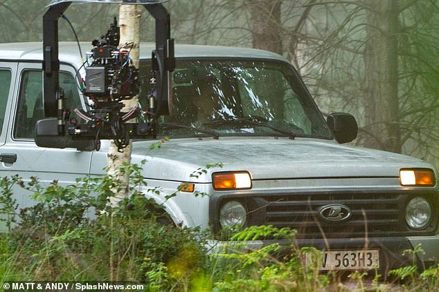 Новые кадры «Черной Вдовы» греют русскую душу — там березки и автомобиль «Нива» - фото 5