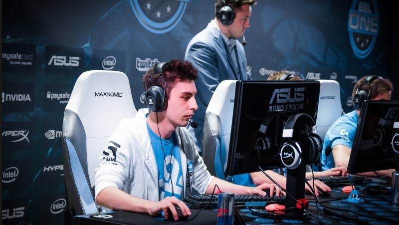 Вспоминаем лучшие моменты из профессиональной карьеры Shroud в CS:GO - фото 1