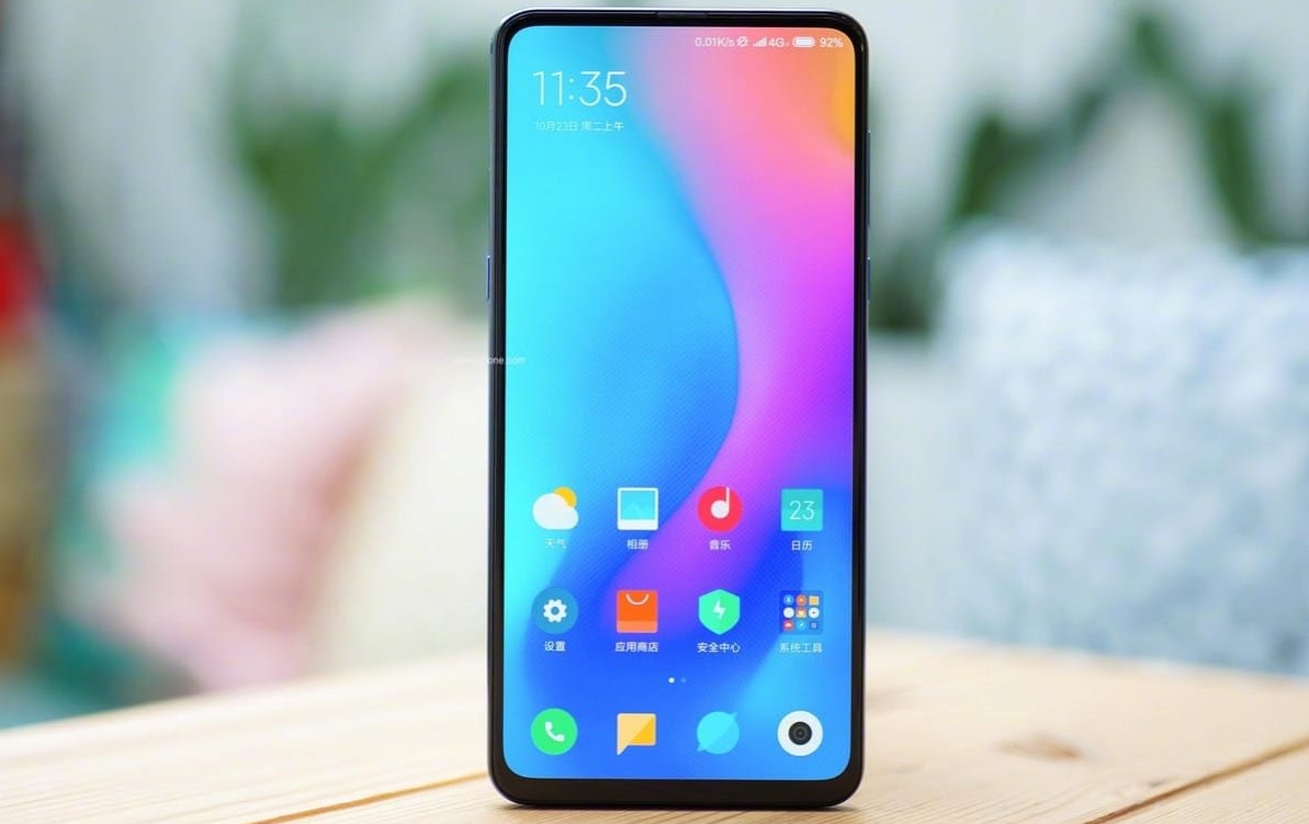 Xiaomi установила подэкранную камеру во флагман Mi 9 и показала ее работу |  Канобу