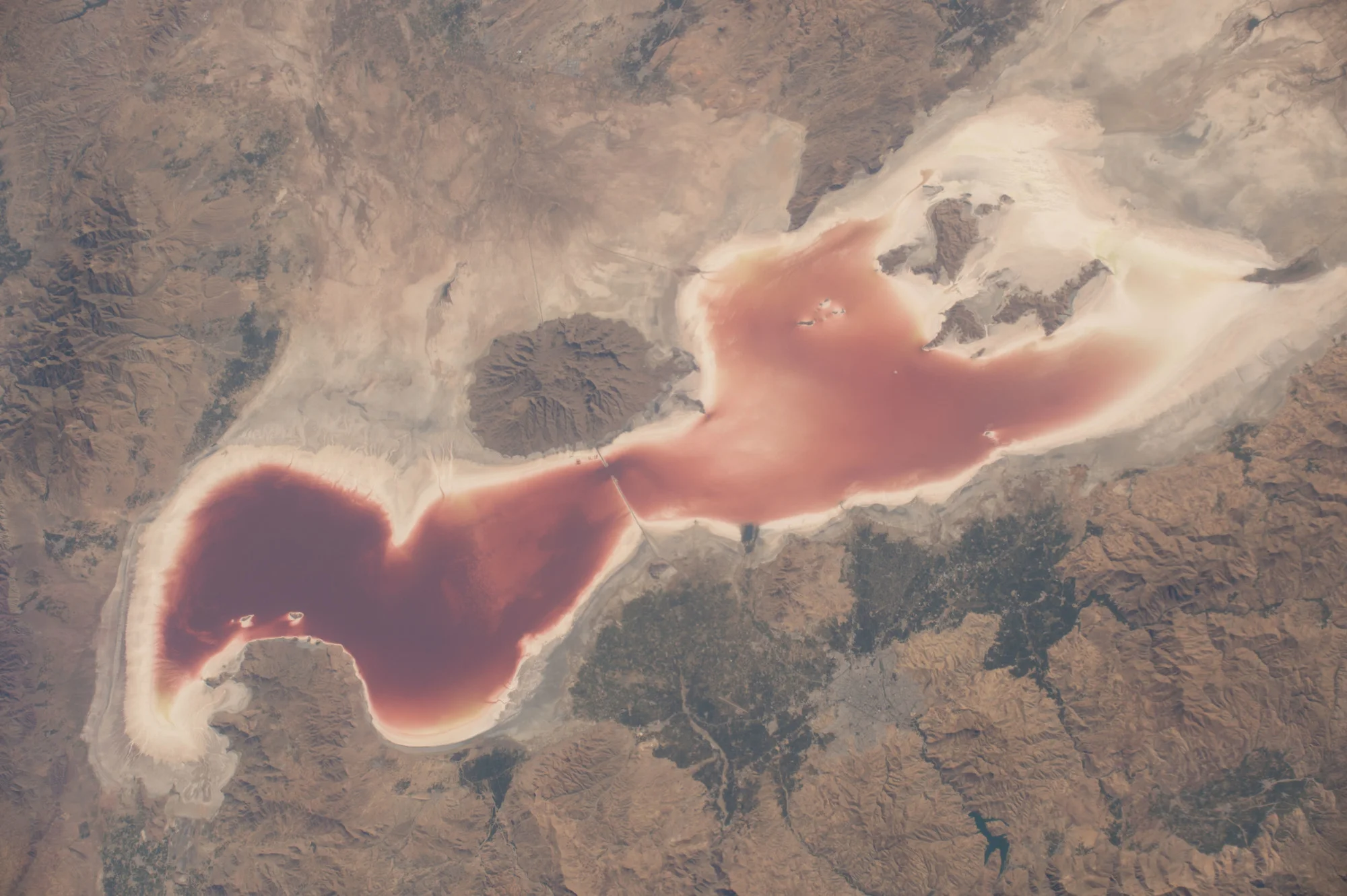 Озеро Урмия, Иран.