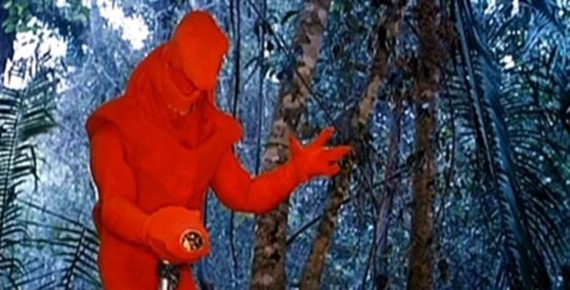 В «Хищнике» 2018 года нашли пасхалку к костюму Жан Клода Ван-Дамма из фильма 1987 года - фото 1