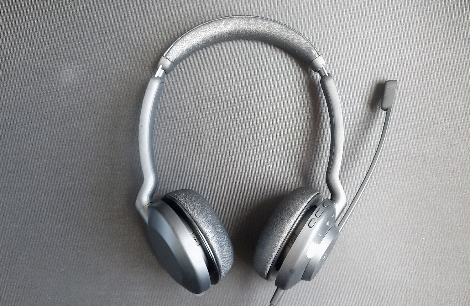 Обзор Jabra Evolve2 30: компактная проводная гарнитура для удалённой работы - фото 9