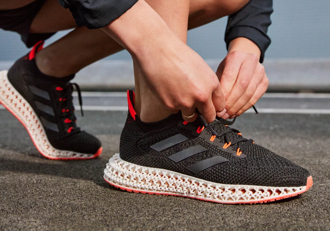 Adidas представил инновационные кроссовки с напечатанной на 3D-принтере подошвой - фото 2