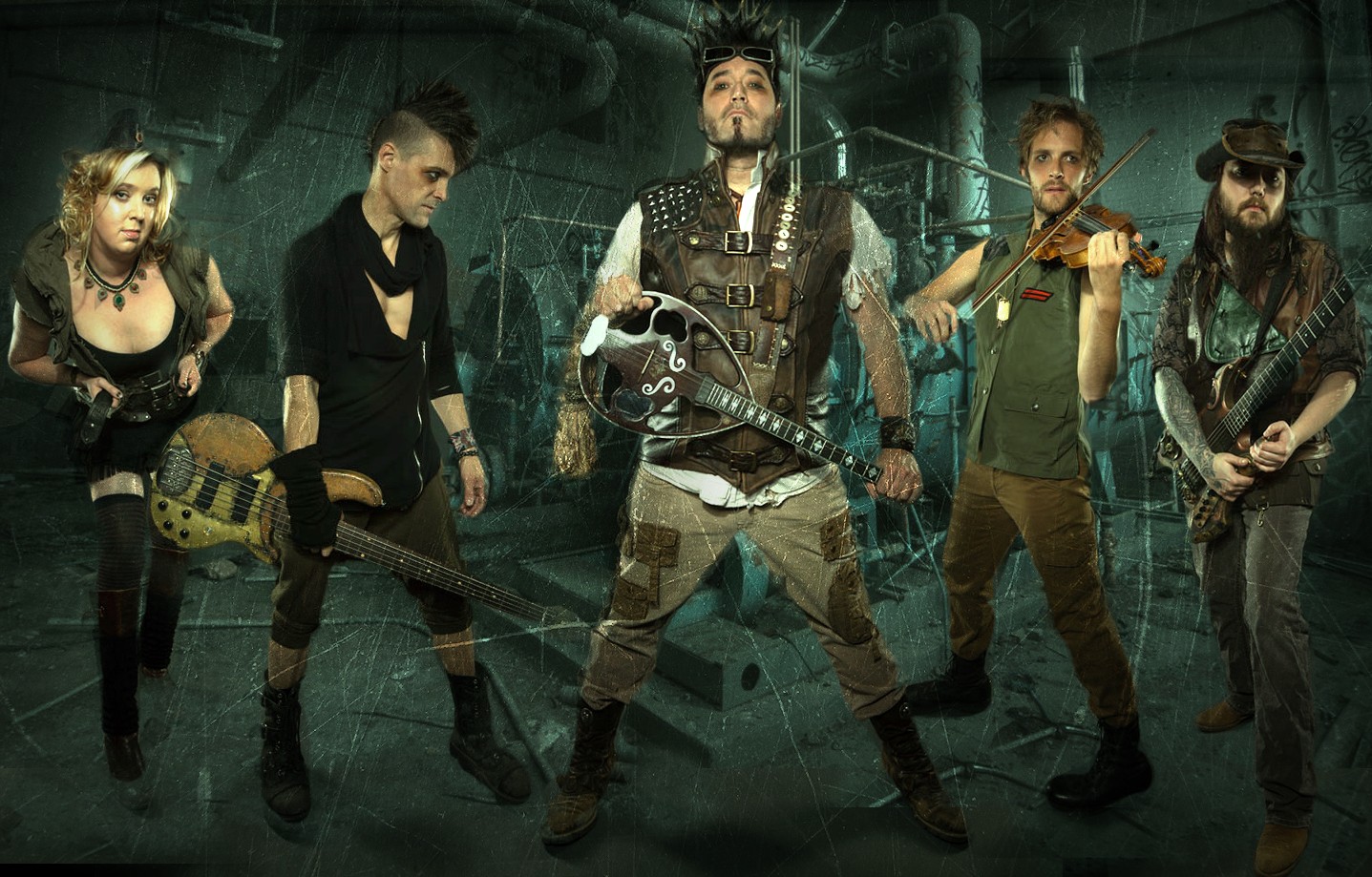 6 апреля 2019 года фолк-стимпанк-коллектив Abney Park снова приехал в Москву с новым концертом, спустя год после последнего выступления. Нам удалось пообщаться с основателем и вокалистом группы — Капитаном (как он сам себя называет) Робертом Брауном и расспросить его об источниках вдохновения, работе над собственной вселенной (именно на ней основывается большинство песен) и ее дальнейшем развитии.