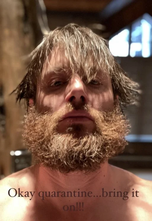 «Пацаны»: Дженсен Эклс показал свои длинные бороду и волосы перед съёмками 3 сезона - фото 1