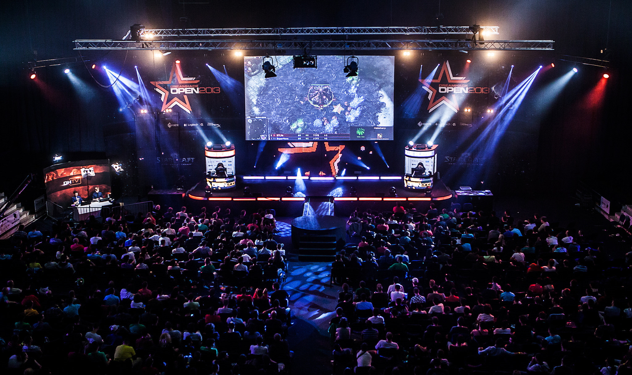 В киберспорте все больше денег. Растут зарплаты, призовые, стоимость контрактов и слотов лиг. Скорость невероятная — индустрия надувается как мыльный пузырь. А может она и есть мыльный пузырь? «Канобу» ищет ответ на этот вопрос.