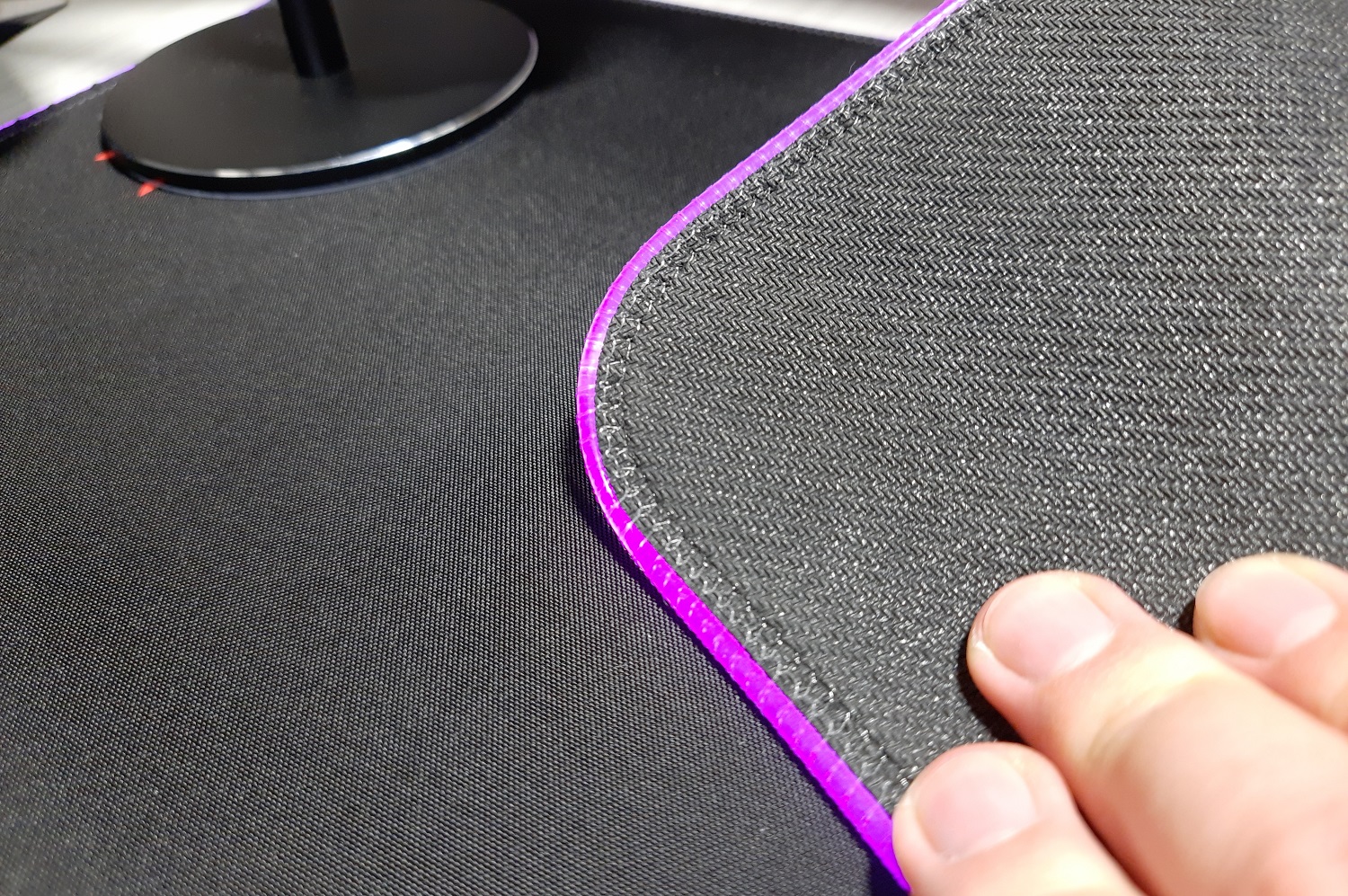 Обзор Adata XPG Battleground XL Prime: игровой коврик для мыши и клавиатуры с RGB-подсветкой - фото 7