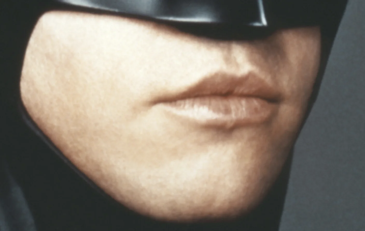 Выясняем, у какого Бэтмена самые красивые губы - фото 8